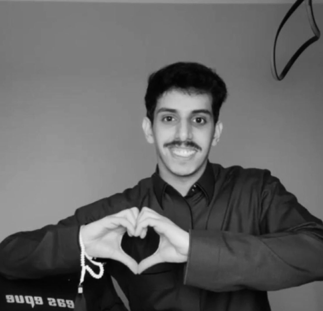 #انس_المطيري 
يالله عَـسى .. تضحك سنينه وتبطي🤍