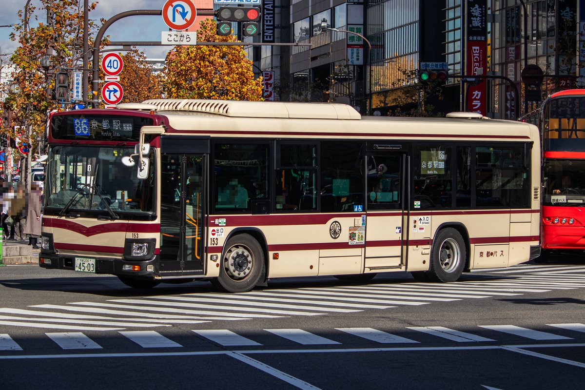 京都バス
京都230あ4503(153)
2PG-LV290N2 2018年式 嵐山所属
オリパラナンバーを装着する

25/11/29 京都市内