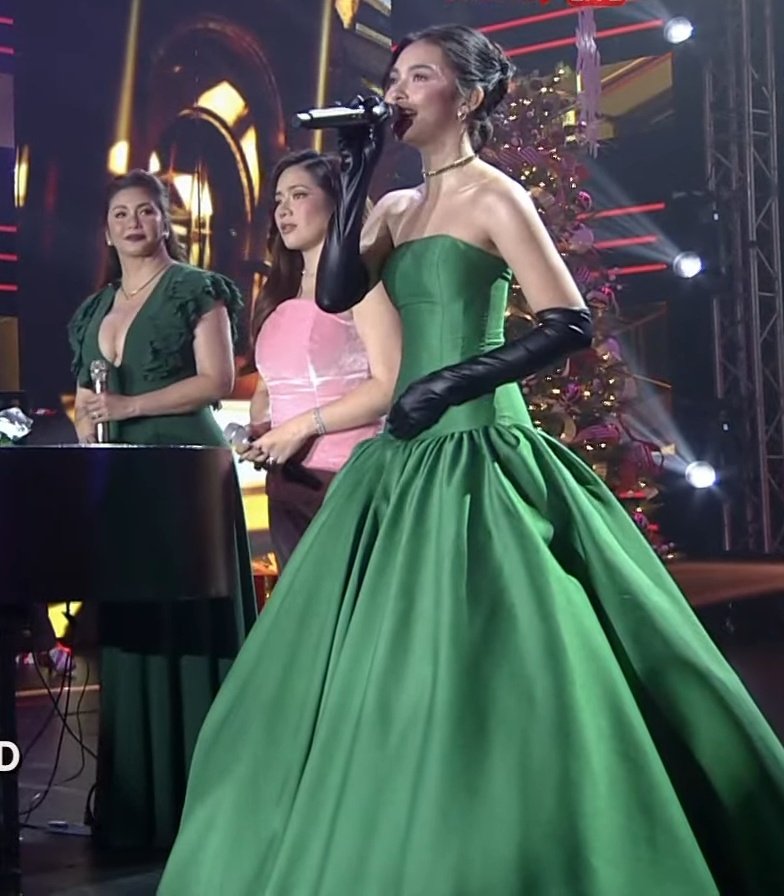 The way she looked at Kai??? Proud mommy vibes!!!

#ASAPChristmasCountdown