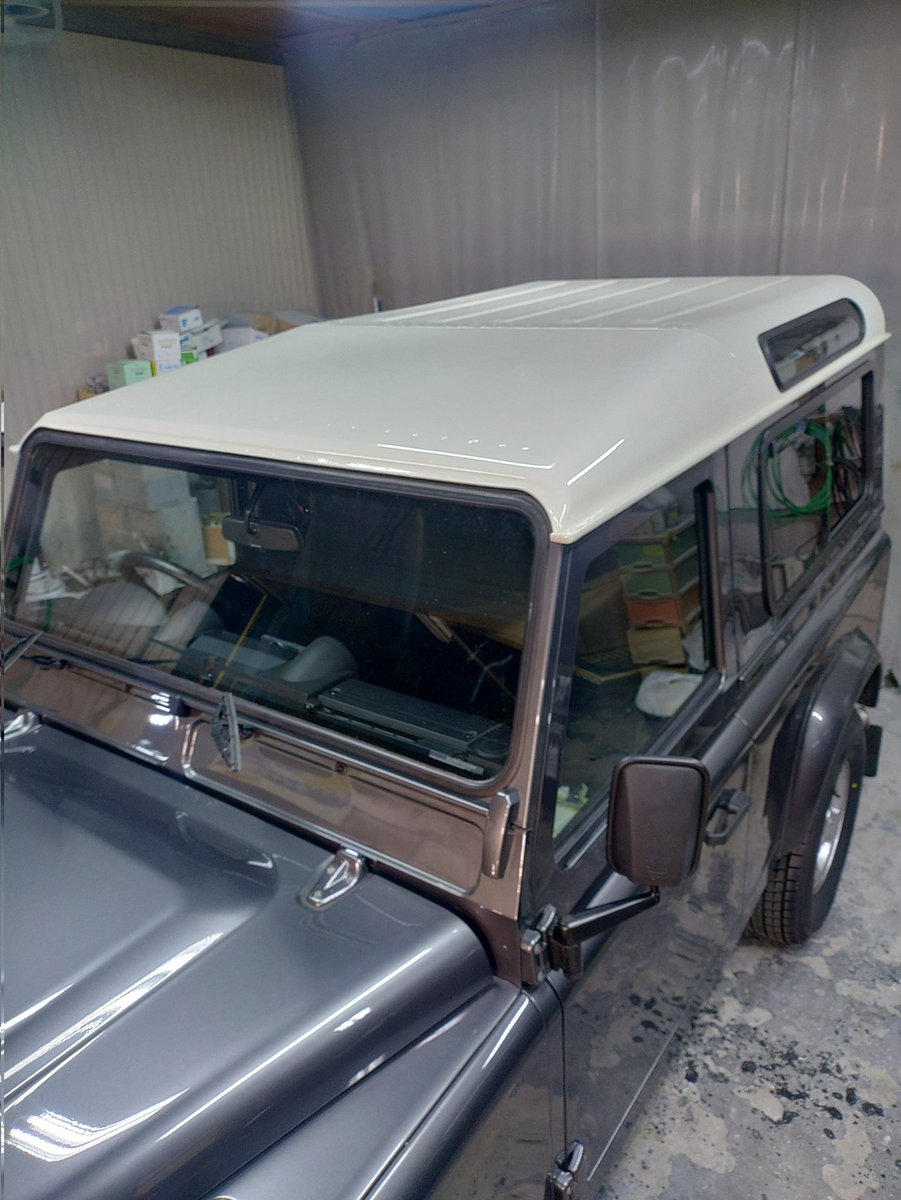 eandestyling's tweet photo. ランドローバーディフェンダーのルーフペイント
お洒落なホワイトで仕上げました！
#ランドローバー
#landrover 
#defender 
#東村山　#所沢
#イーアンドイースタイリング https://t.co/SBn9FbyQHa