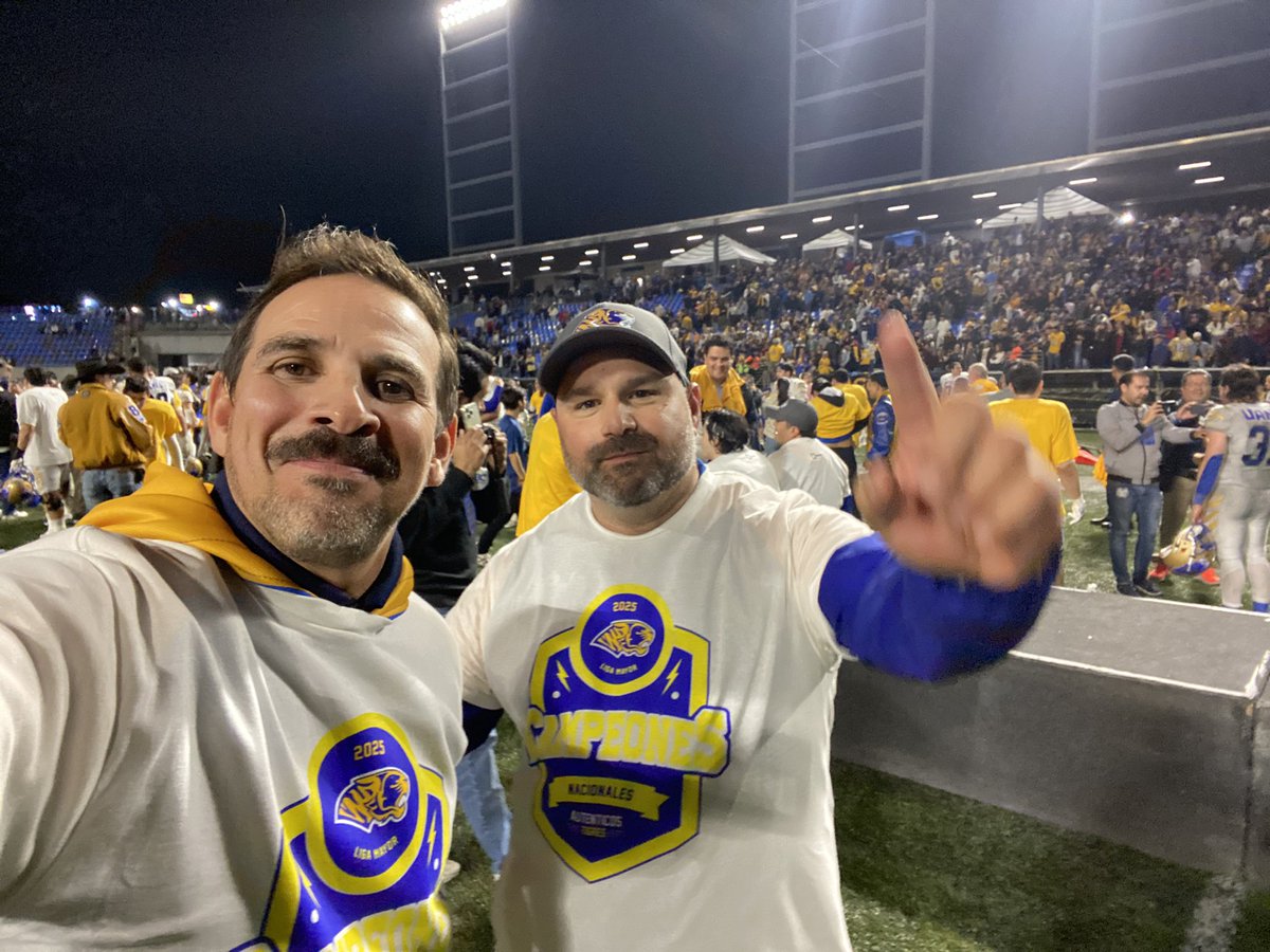 LORENZO VELA tweet media