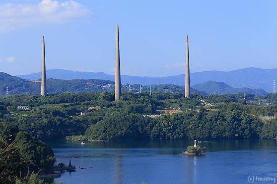 正解は、長崎県佐世保市の「針尾無線塔」でした。一つだけ真下まで行けたので、自撮りしてみました。中にも入れるのです。機会があればどうぞ。圧巻でしたー。

nagasaki-tabinet.com/guide/268

<a href="/Rimoooooo_N/">リモコン（ログインできず宣伝会議賞最下位）</a> <a href="/Loswell612/">ろうる（白川楼瑠）</a> ＠O29656826 ＠Macchan77