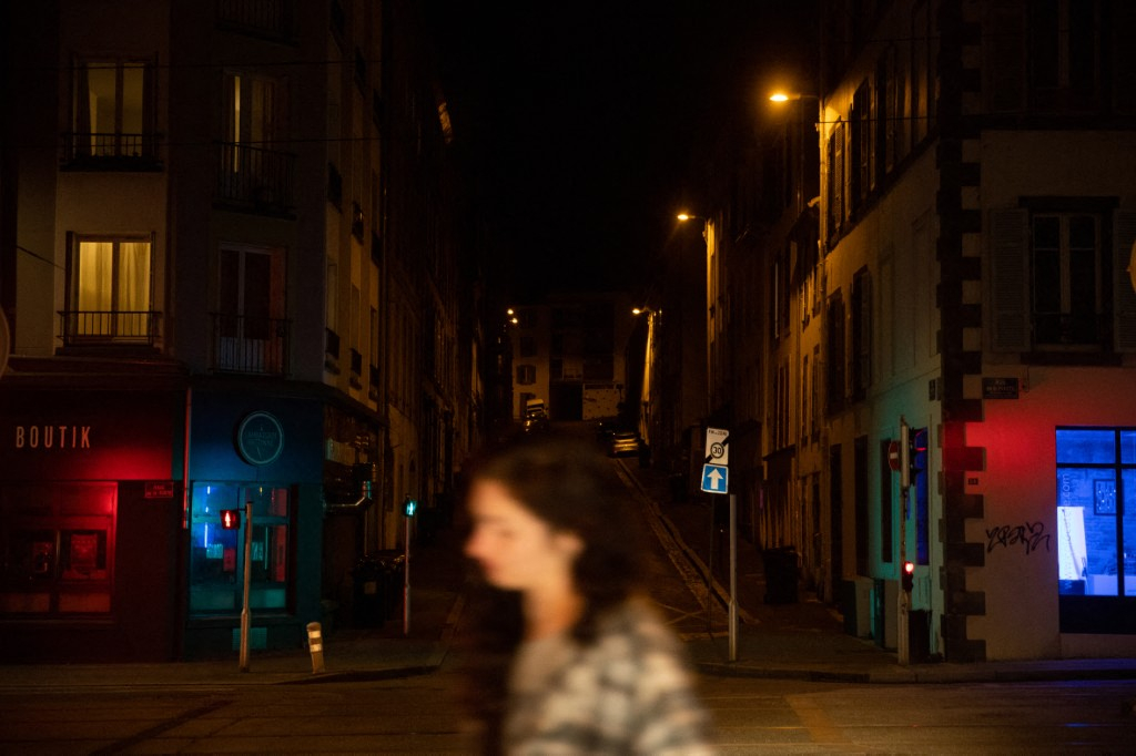 "Il avait besoin de retourner à sa vie de séducteur" : un footballeur de l'AS Nancy jugé pour un viol commis en pleine rue  #Marianne