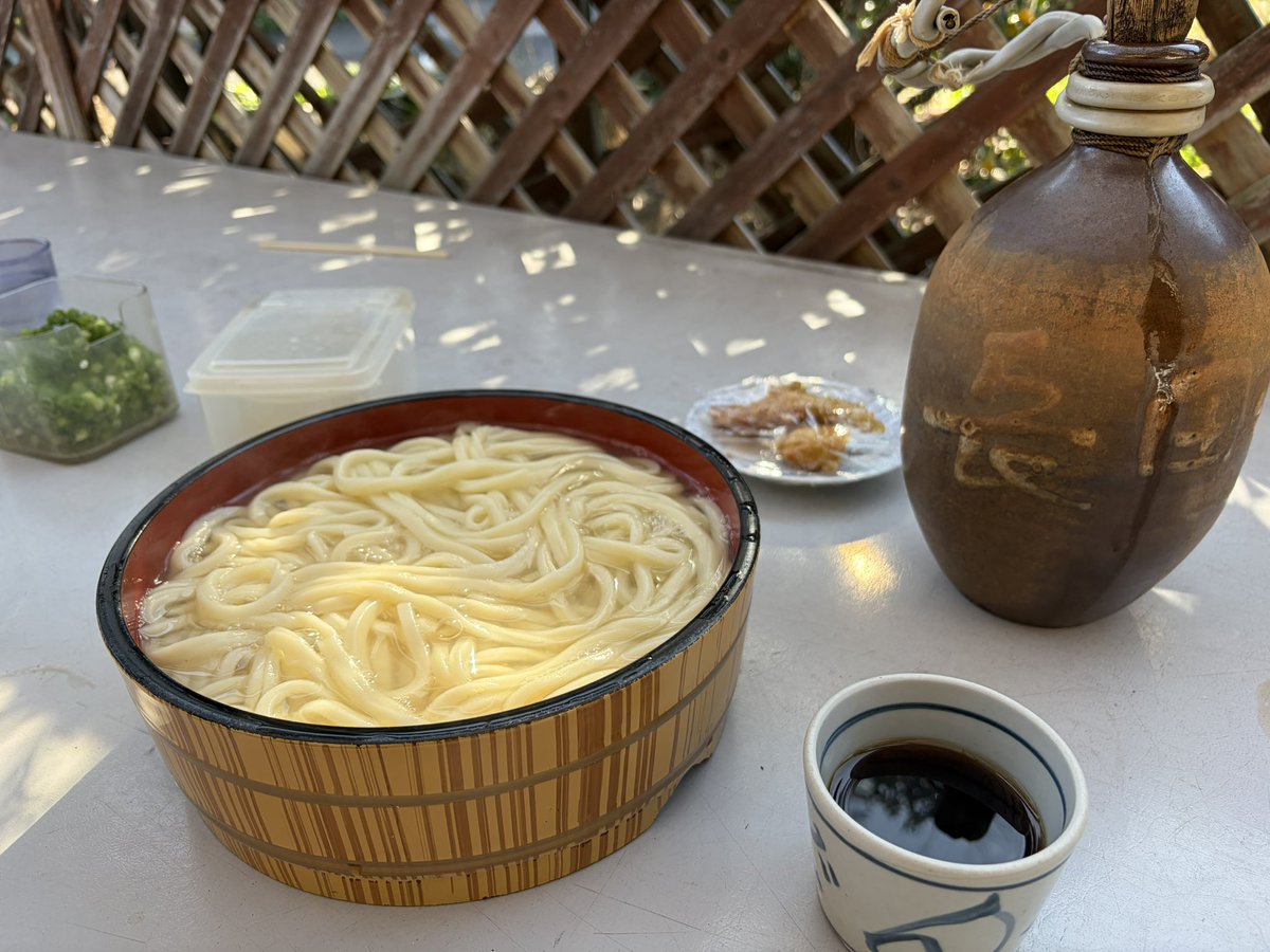 udonmantv's tweet image. 外で釜揚げ最高めーん！🤩

#讃岐うどん
#長田うどん
#釜揚げうどん
#うどんマン
#よろしこめーん