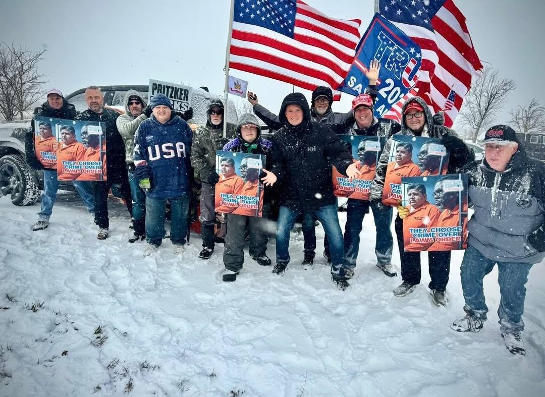 Bossmoney8444's tweet image. #meatwad was not present at this prisker sex rally held during the snow fall but these dedicated pagers braved the cold to own the #lifttires #bottomline #maga #cult #lukewarmpatriots  #chicagoflipsred #chicago @ChicagoGOP @FlipChicagoRed @Dannic44 @mrstealyourwig1