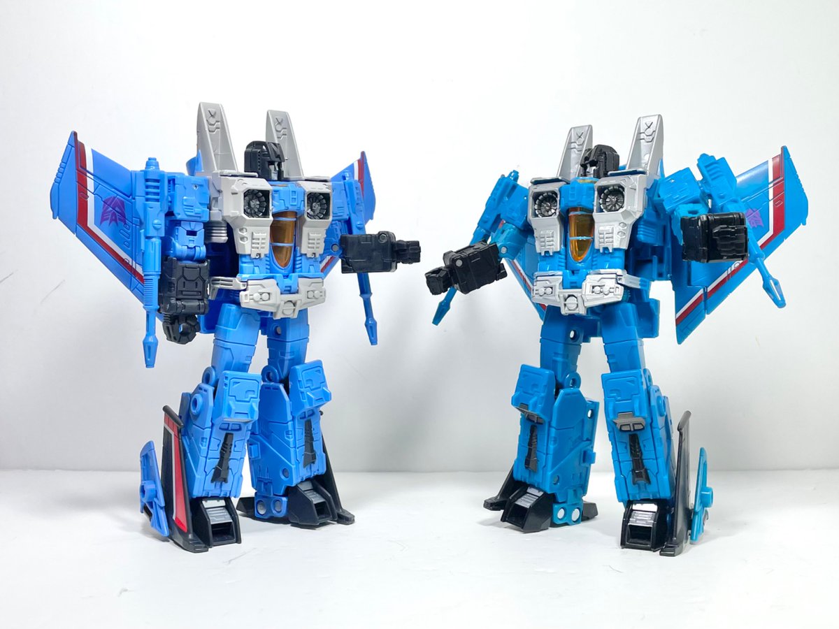 スタースクリーム　サンダークラッカー　アースライズ トランスフォーマー 聞いたかサンダークラッカー。スタースクリームが二人もいるのを見かけ