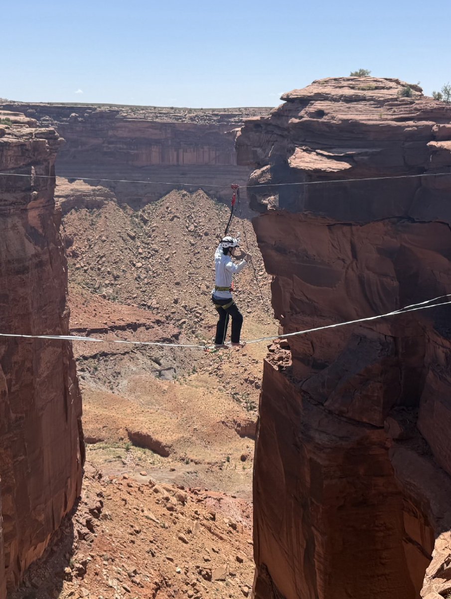 wxwx2823's tweet image. 하고싶은거다하고살라고하긴햇지만  서커스수석단원이되길바란건 아니엇는데,