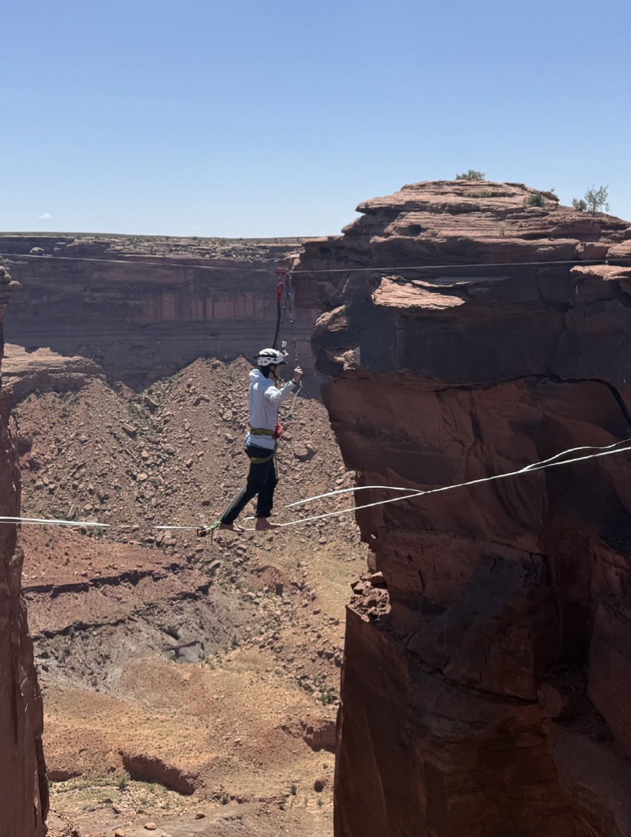 wxwx2823's tweet image. 하고싶은거다하고살라고하긴햇지만  서커스수석단원이되길바란건 아니엇는데,