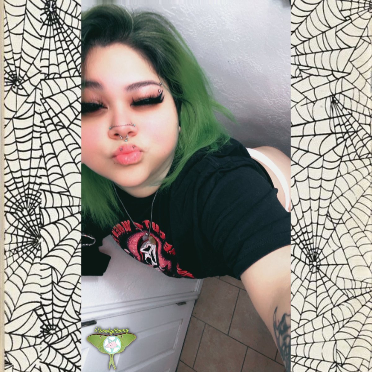 Angelic disaster 🖤