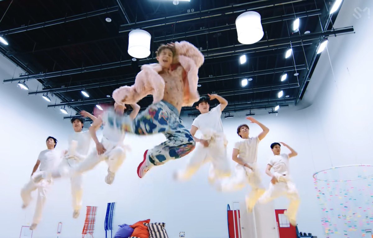 j_e_w_lil's tweet image. 정우 여기 짬푸 하는 부분잇잔아
진짜 가볍게 깔끔하게 개잘함
특기에 귀엽게 점프하기 써도됨