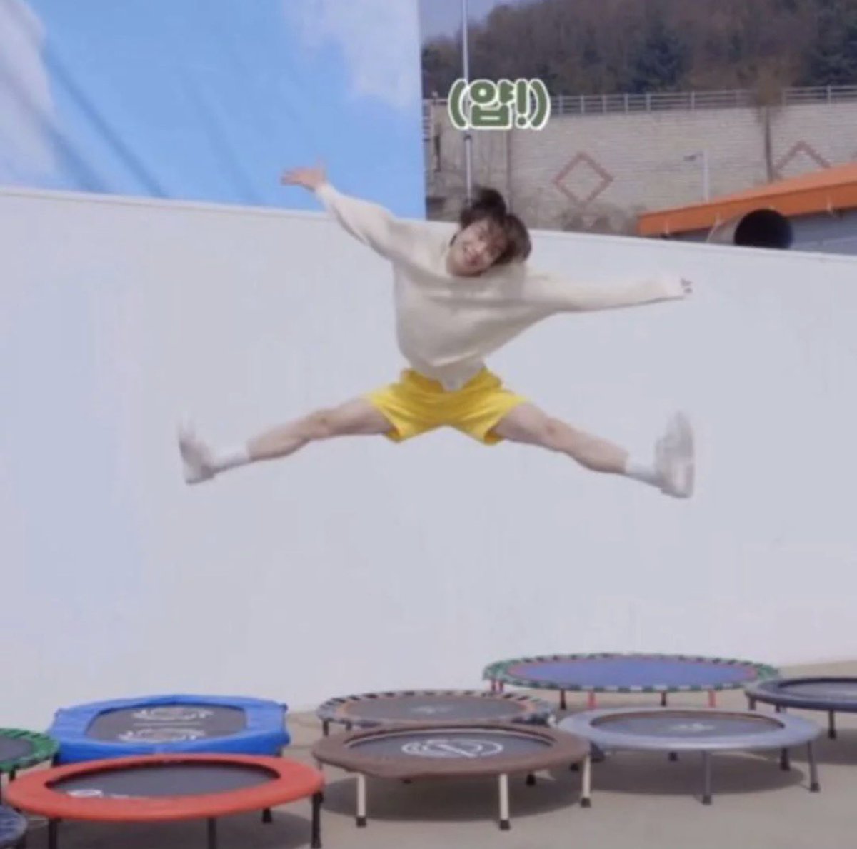 j_e_w_lil's tweet image. 정우 여기 짬푸 하는 부분잇잔아
진짜 가볍게 깔끔하게 개잘함
특기에 귀엽게 점프하기 써도됨