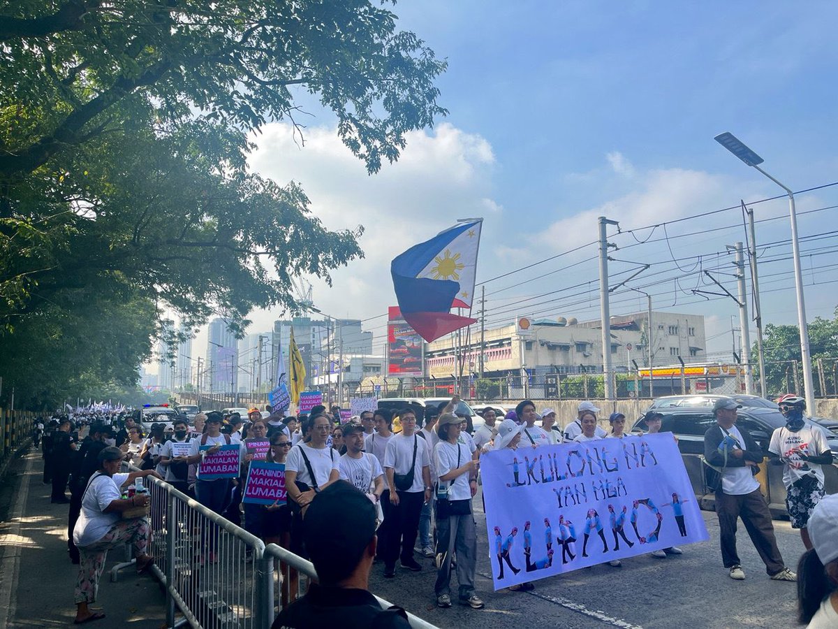 angatbuhay_ph's tweet image. TRILLION PESO MARCH ✊🏼

Kasama ang Angat Bayanihan Volunteer Network, muli tayong nagmartsa upang manindigan para sa integridad at pananagutan sa pamahalaan.

Lahat ng sangkot, dapat managot! #TrillionPesoMarch