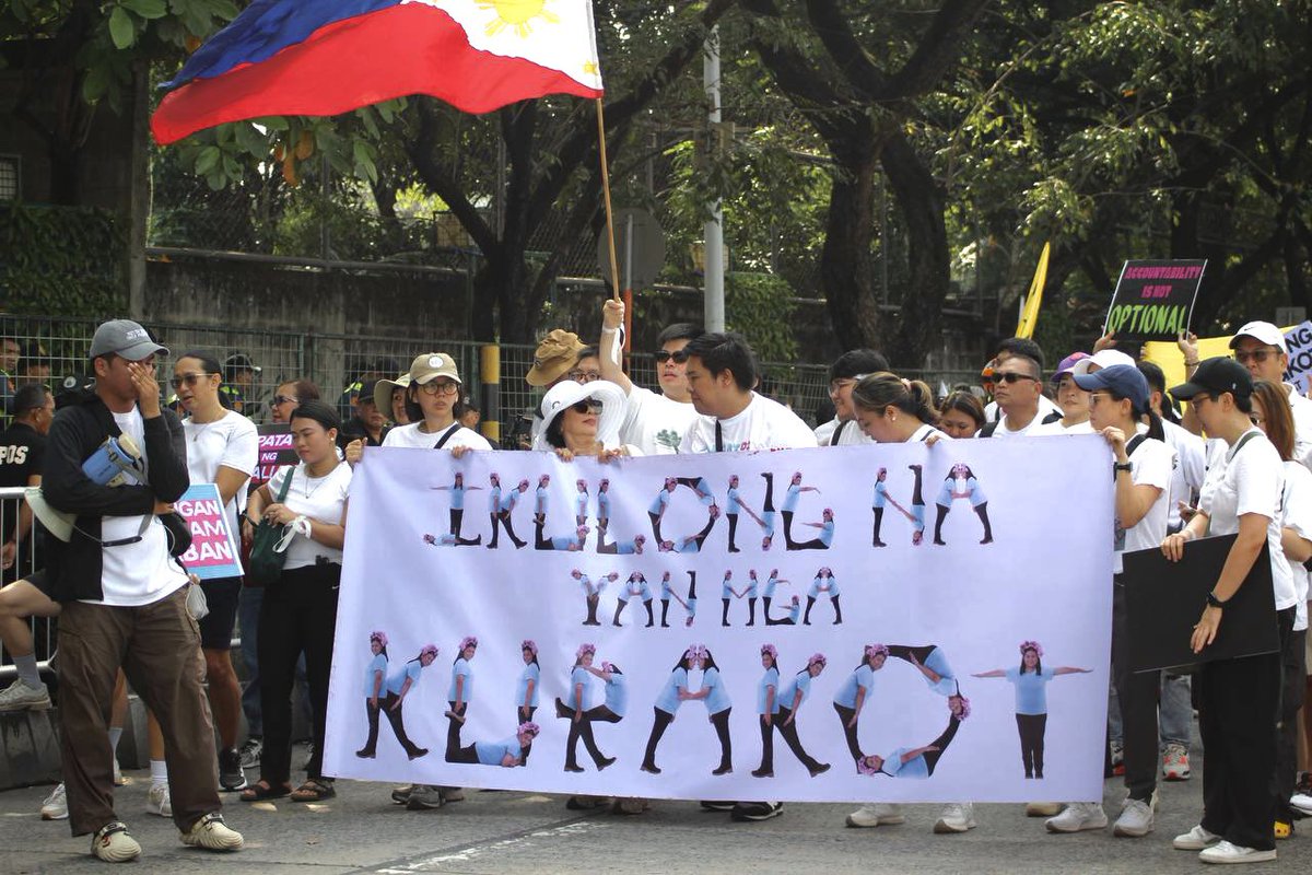 angatbuhay_ph's tweet image. TRILLION PESO MARCH ✊🏼

Kasama ang Angat Bayanihan Volunteer Network, muli tayong nagmartsa upang manindigan para sa integridad at pananagutan sa pamahalaan.

Lahat ng sangkot, dapat managot! #TrillionPesoMarch