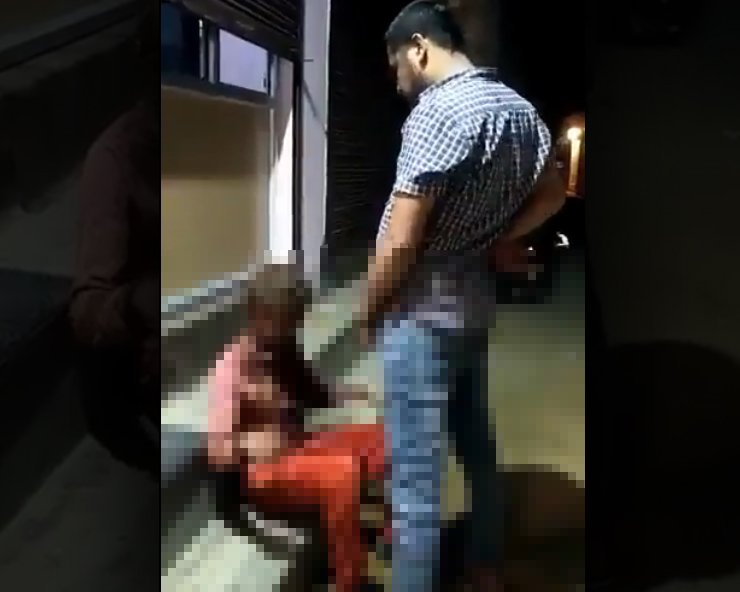 Deepeshpatel87's tweet image. किसी के साथ अभद्रता करने से ज्यादा बड़ा मुद्दा अभद्र बोलना हो गया है !!

ओबीसी, एस सी, एस टी समाज सिर्फ मुर्दा है जब तक इनके ऊपर कोई घटना नहीं घटता है अपने समाज के लिए नहीं खड़े होते हैं।

संतोष वर्मा ने जो अभद्र बयान दिया उस मामले ने अभी तक तूल पकड़ा हुआ है पूरे देश भर में संतोष…