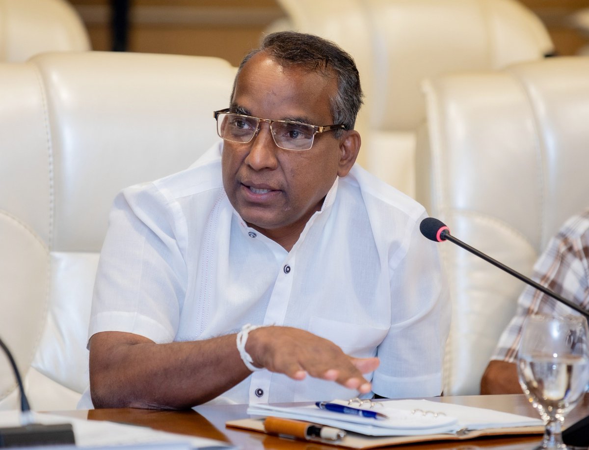 ThinakaranLK's tweet photo. கடினமான நிலைமையில் மக்களுக்காக முன்வந்துள்ள அனைவருக்கும் நன்றி - ஜனாதிபதி

மேலதிக விபரம் >>> https://t.co/Criz8ev6rB

#PresidentAnuraKumaraDissanayake #AnuraKumaraDissanayake #DisasterSituation #BadWeather #InclementWeather #CycloneDitwah  #Thinakaran #SriLanka #LKA #SL https://t.co/5JciiQybfR