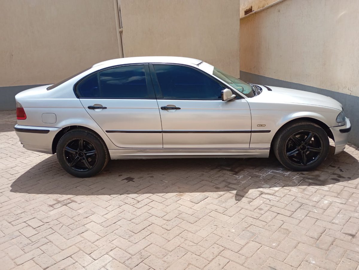 Bmw 
Automatic 
2000cc
380,000ksh
0799561061