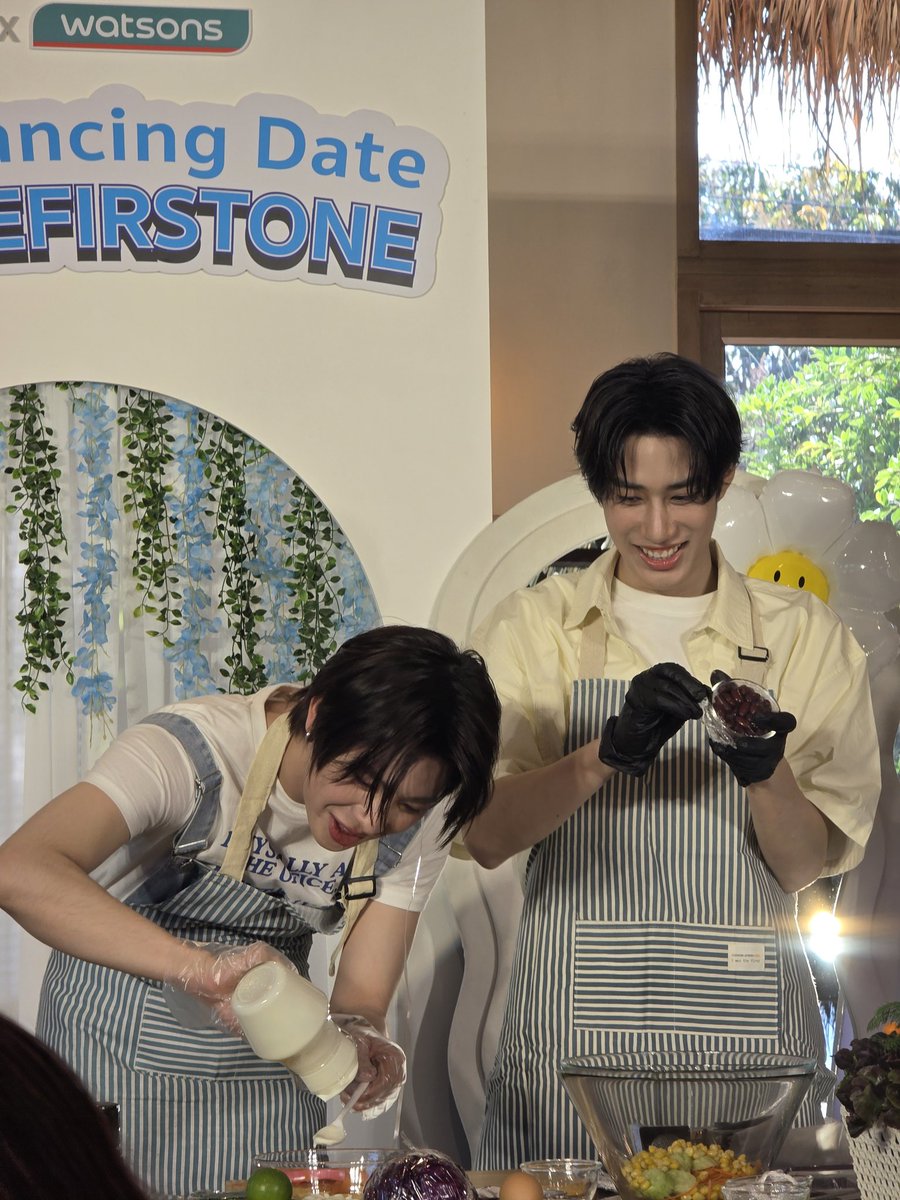 jalojjj's tweet photo. ทำให้ฟคชิม พี่เกรงใจจังลูก🥲 #ESxTleFirstOne https://t.co/TTLdnCohes