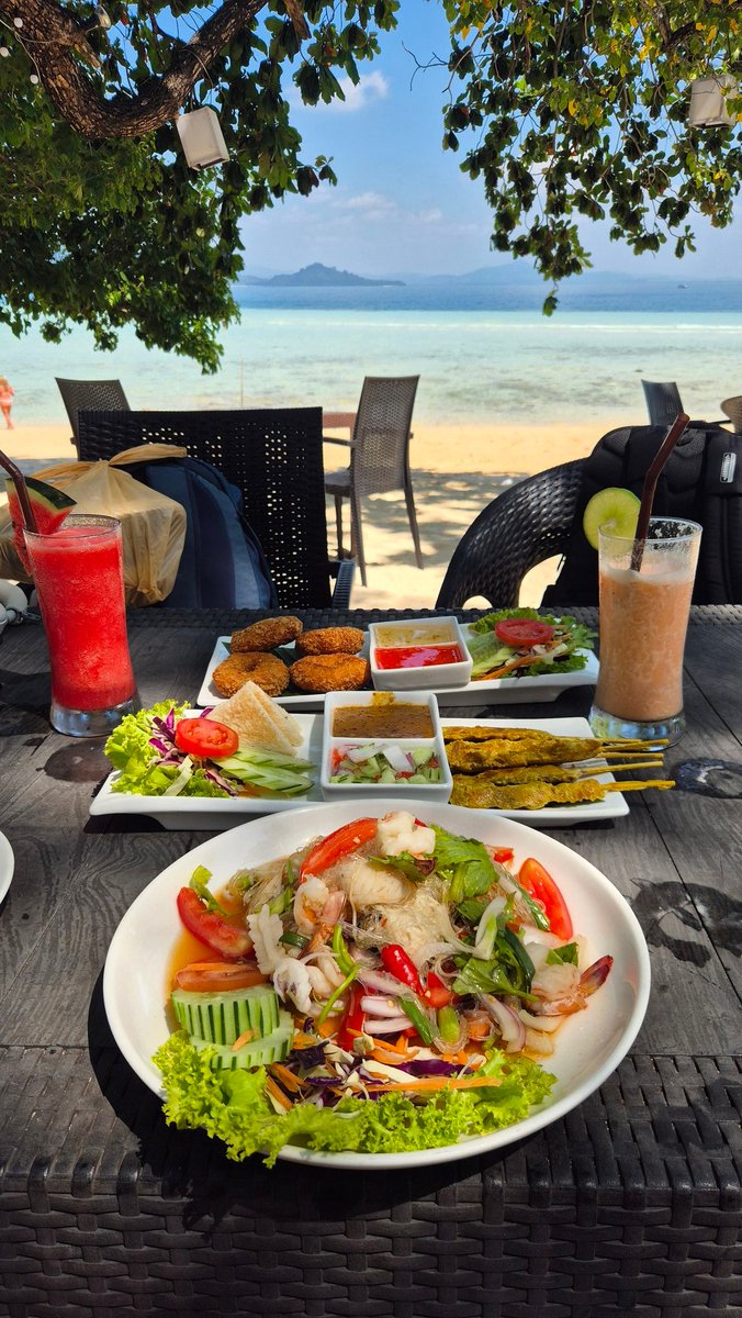 คle𝕏 in Bangkok tweet media