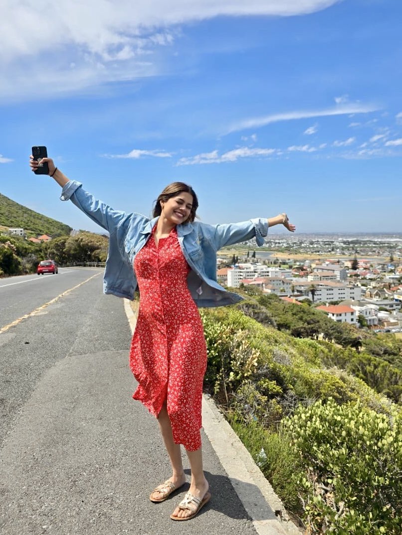 StarAshaBhat's tweet photo. South Africa, thanks for the serotonin boost 😃🌞🌊

#SouthAfrica #capeofgoodhope #travel https://t.co/EpgV6g9oH9