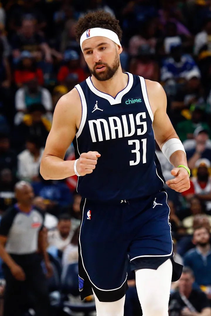 LegionHoops's tweet image. KLAY THOMPSON TONIGHT:

23 POINTS
0 TURNOVERS
8/10 FG
6/10 3P

WENT CRAZY. 🔥