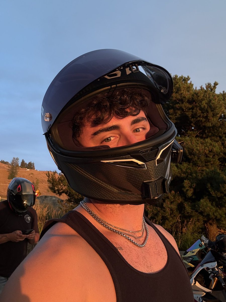 SpiftyCbr's tweet image. Let’s make out