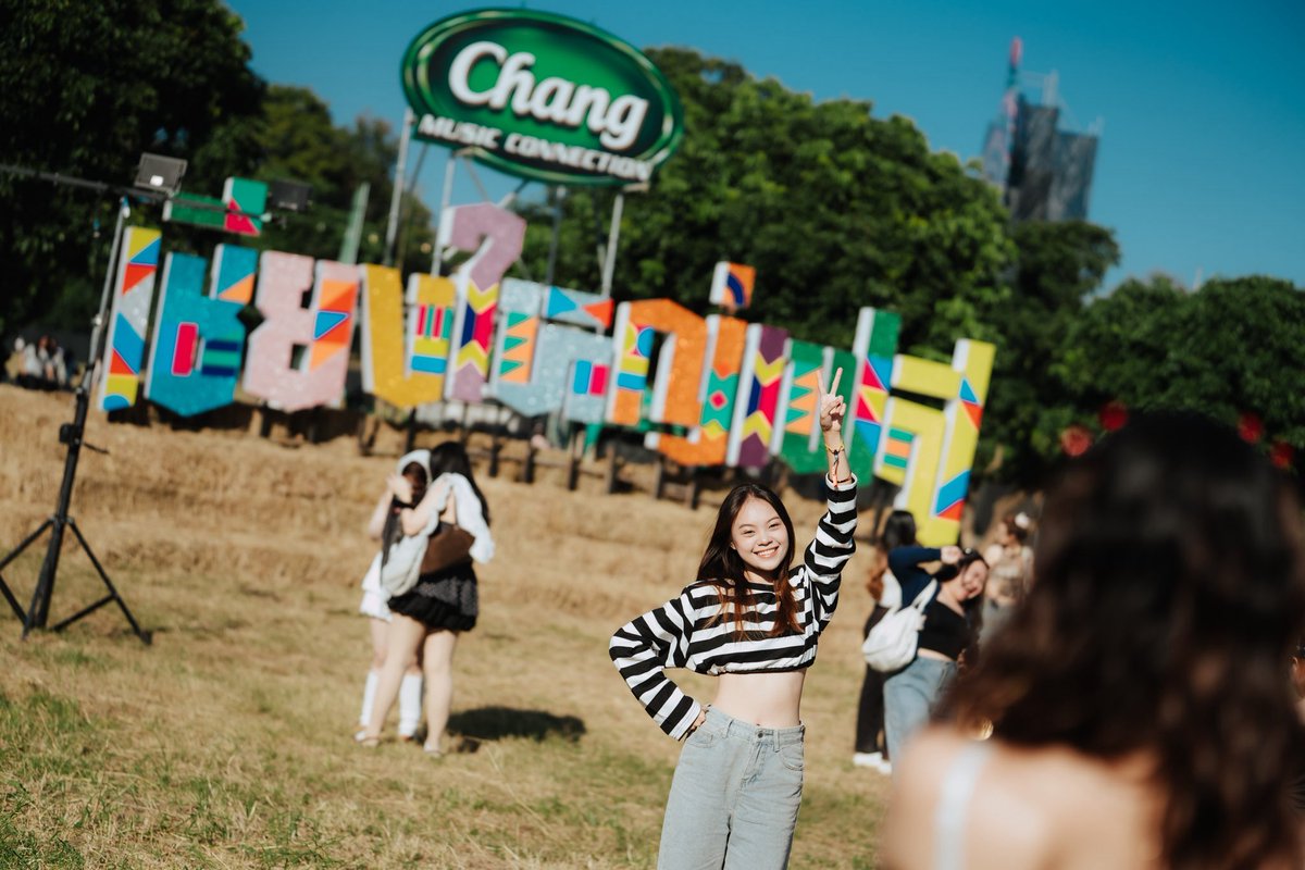 ChiangYaiFest's tweet photo. ขอต้อนรับสู่ #เชียงใหญ่เฟส6 DAY2 ✨

ประตูเปิดแล้ว รีบมาร่วมกิจกรรมในงานเน้อ
และอย่าลืมพกเสื้อกันหนาวมา
ถ้าไม่อยากเป็นผู้ประสบภัยหนาวแบบเมื่อคืน 🥶

Chang Music Connection presents
เชียงใหญ่เฟส 6

#ChangMusicConnection 
#Changเติมเต็มคำว่าเพื่อน 
#Allarea
#GMMSHOW https://t.co/tEGGUO35Yn