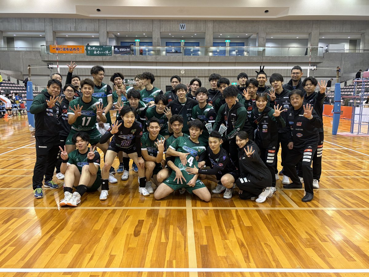 📅2025.11.30(日)
🆚#きんでんトリニティーブリッツ大阪
📍岸和田市総合体育館

第１セット：25-20 ⭕️
第２セット：25-22 ⭕️
第３セット：22-25 ❌
第４セット：25-23 ⭕️
セットカウント3-1

勝利！今節２連勝です🔥
４勝目！！
応援ありがとうございました！！

#奈良ドリーマーズ
#vリーグ