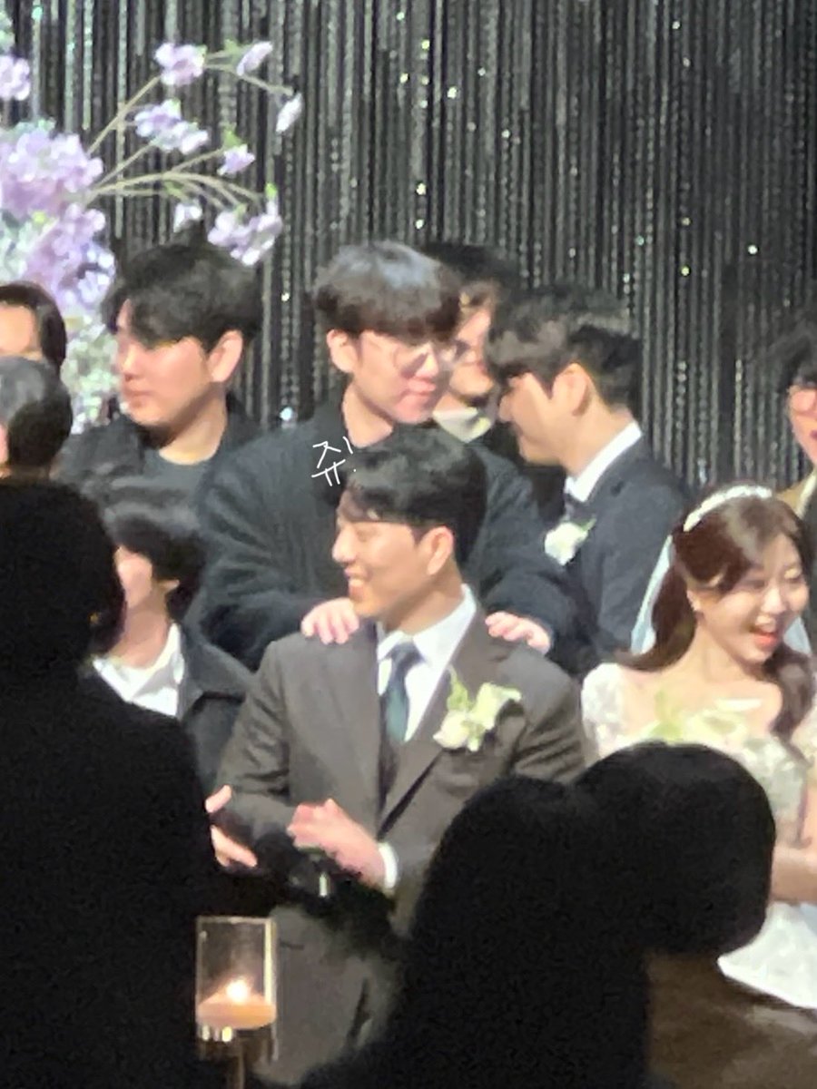 zzooogen's tweet image. 쵸비 룰러 사진 보내줬더요 .. 🥹