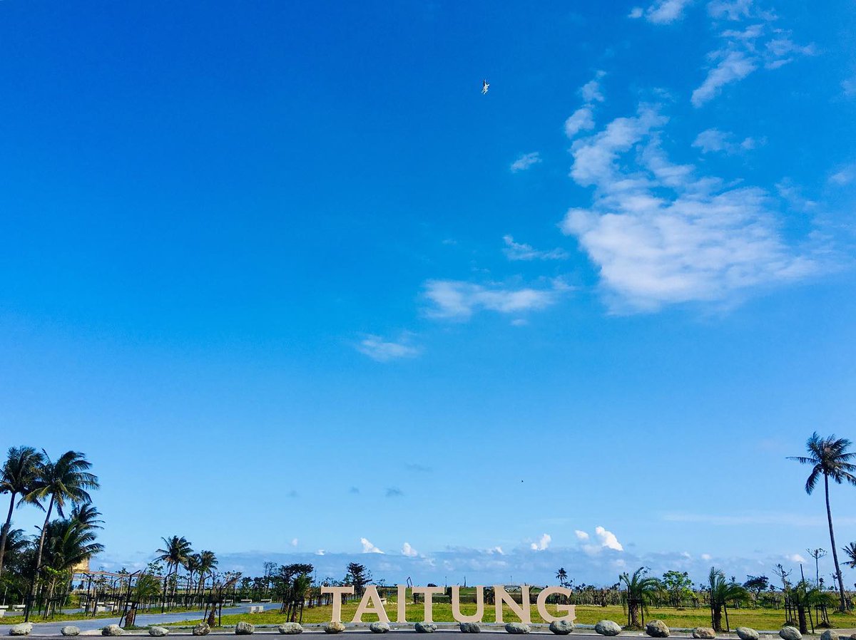 vwnhq_XAX's tweet image. 楽しい週末に海岸線を眺めて、心と体をリラックスさせましょう🌊😊