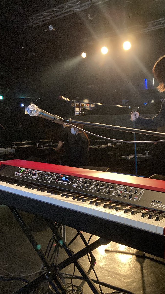 11月もよくがんばりました！今月ラストの本日はビルボード大阪にてGrooving Night、SIRUPアコースティックセットですよろしく！