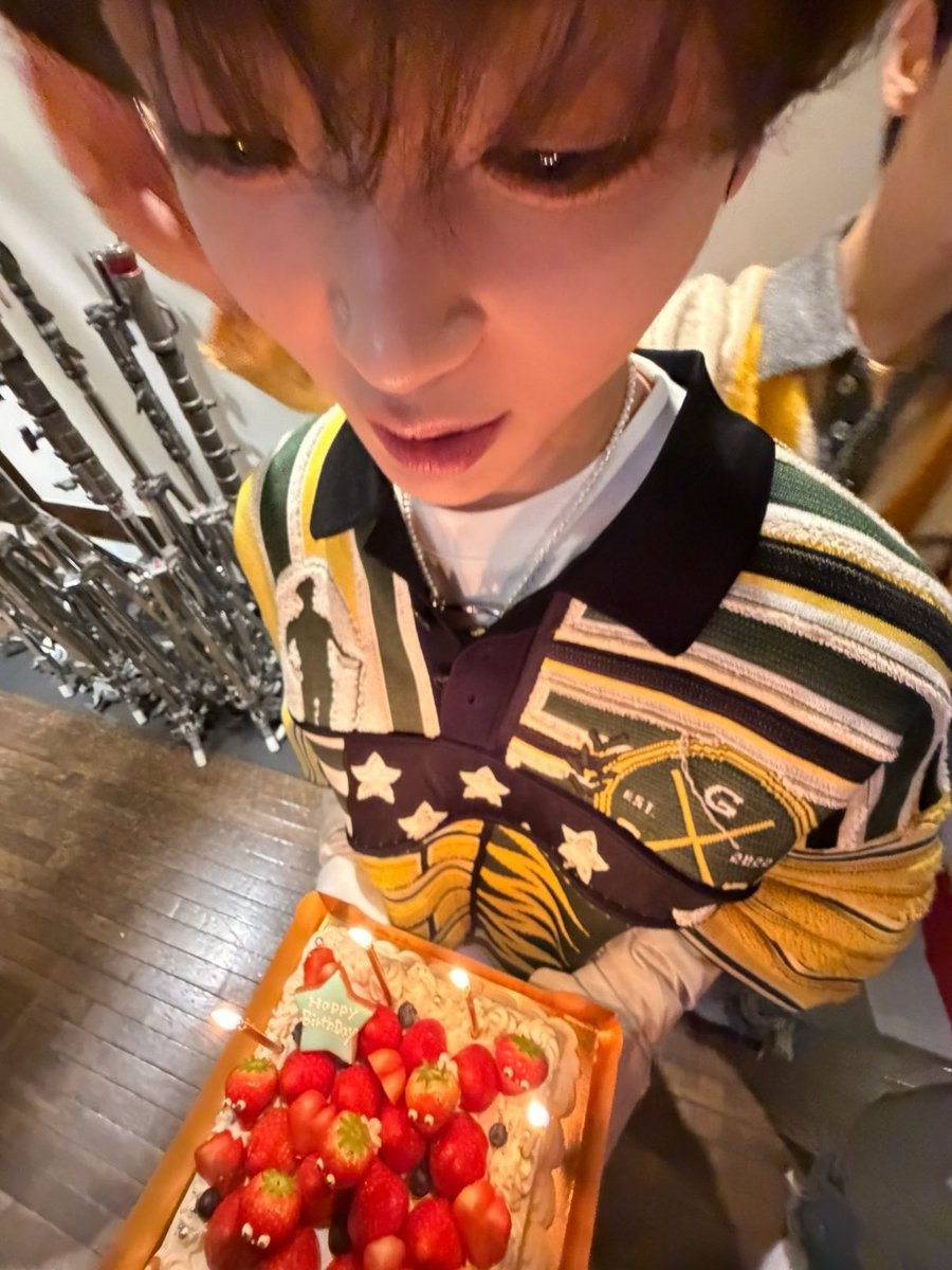 CRAVITY_twt's tweet photo. 쭈니 생축❤️❤️❤️❤️❤️❤️ㅅㄹㅎ
#세림 #HAPPYHYEONGJUNDAY
#큰일이다_오늘_24번째_송형준_생일이란다_경사났다
#크래비티_동글동글_송형준_생일 https://t.co/Ow3weqfqWl