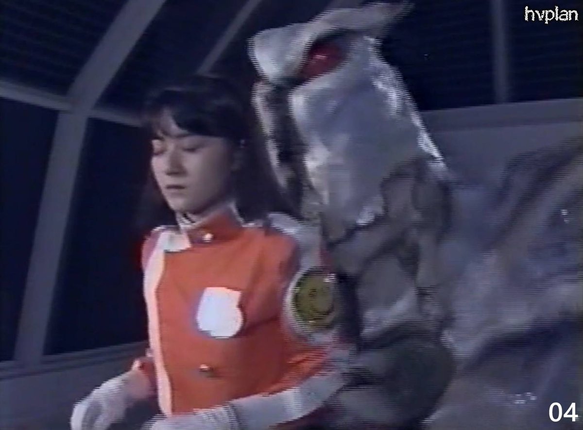 hvplan's tweet image. 1988年のインディーズ特撮ビデオ「地球防衛少女イコちゃん２ ルンナの秘密」より。監督の河崎実さんは1980年代以降、特撮作品を中心にB級映画（誉め言葉）を多数製作されている方ですね。この作品も、特有のチープ感と特撮愛が満載です。

#催眠 #洗脳 #MindControl #hypnosis