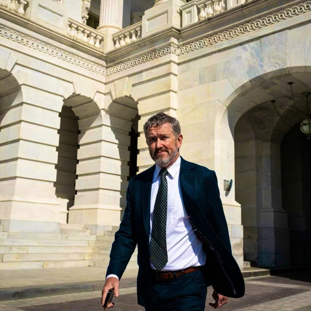 BryceMLipscomb's tweet image. Our government would be far better if we had 500 @RepThomasMassie’s serving in DC.

We need America 🇺🇸 Only fighters in the highest ranks of our government.

People who stand firmly against socialism in all forms &amp;amp; internationalism in all its forms.