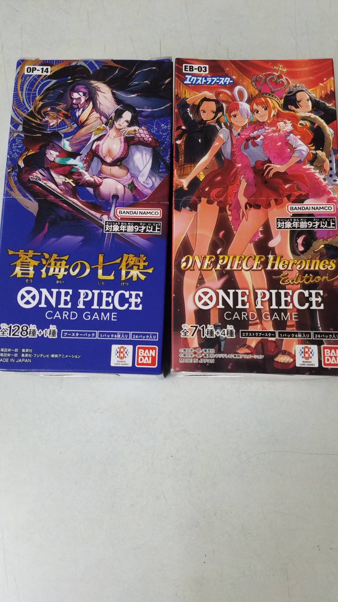 ワンピーストレカ販売中です(^^♪ 『蒼海の七傑』『Heroines』 1家族