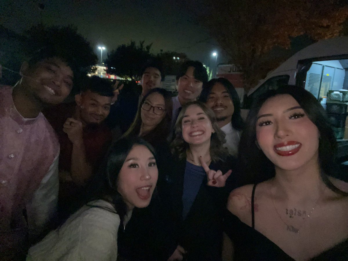 cambocyn's tweet image. i love my friends yayy !