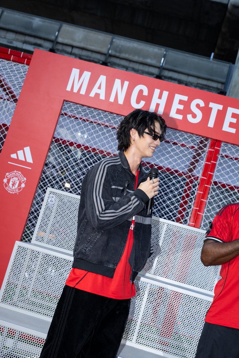 siamdiscovery1's tweet image. รอยยิ้มนี้ดีต่อใจที่สุด❤️

adidas Football Fan Zone transforms into the MUFC community hub for a day.

📍Discovery Plaza, Siam Discovery.

BRIGHT ANDYCOLE AT SIAM DISCOVERY

#adidasxBRIGHT
#adidaswithAndyColexBRIGHT
#bbrightvc #SiamDiscovery