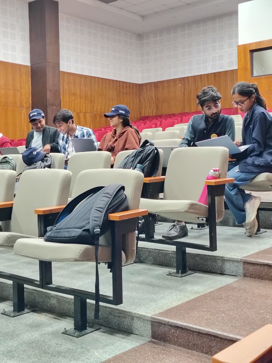 corechain_devs's tweet image. 📚 Blockchain learning in action 🚀

The Core Connect Campus Edition Workshop at @manitbpl introduced students to the Web3 and blockchain fundamentals and showed how to build dApps on @Coredao_Org that create real-world impact and unlock new revenue for Bitcoin. 🏗️🔶