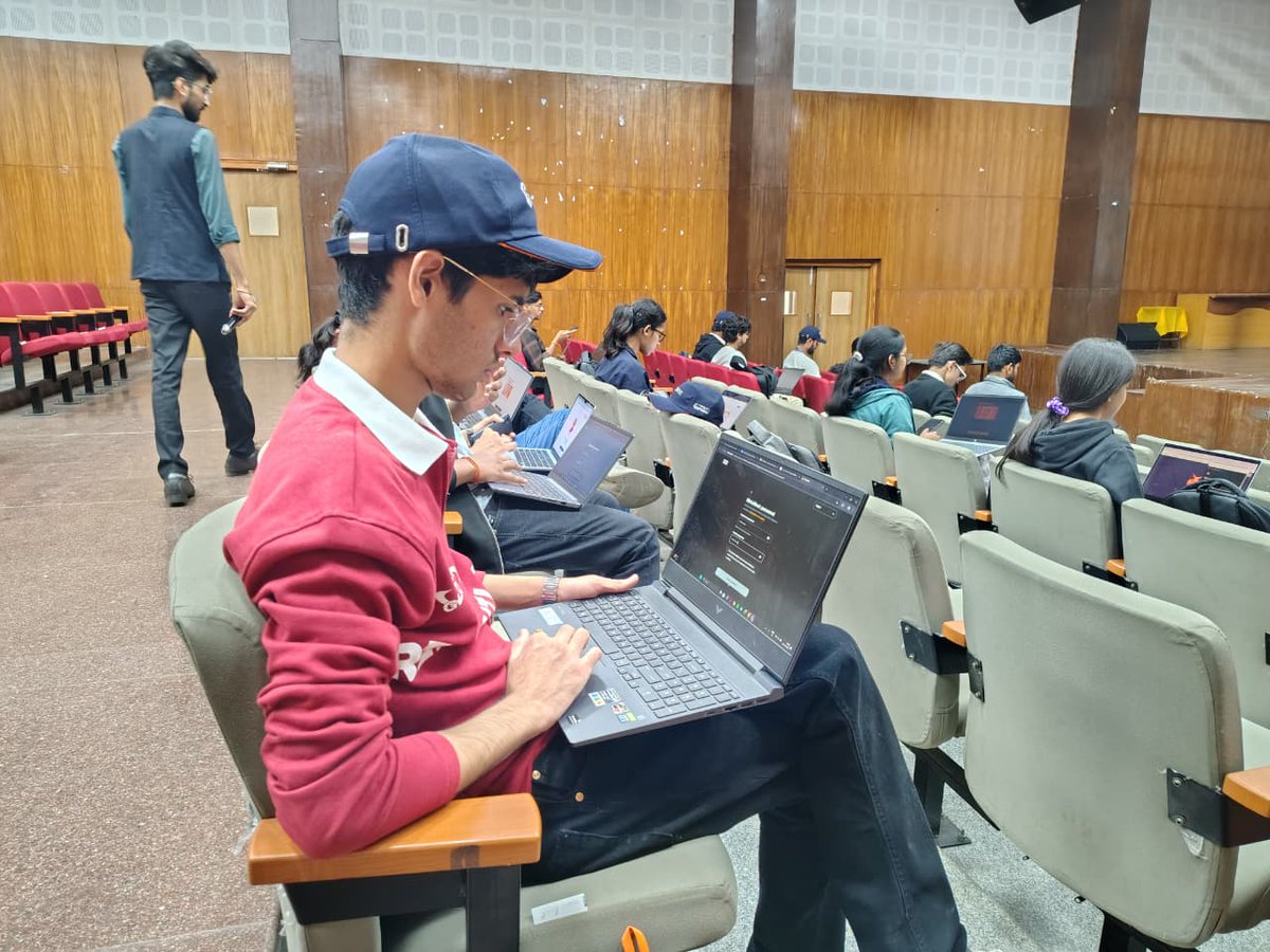 corechain_devs's tweet image. 📚 Blockchain learning in action 🚀

The Core Connect Campus Edition Workshop at @manitbpl introduced students to the Web3 and blockchain fundamentals and showed how to build dApps on @Coredao_Org that create real-world impact and unlock new revenue for Bitcoin. 🏗️🔶