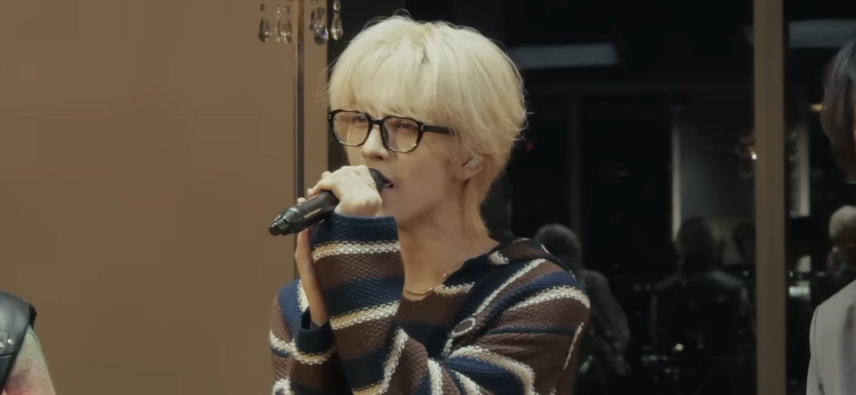 tmk_mz's tweet image. メガネメガネメガネ😭😭😭😭😭
たすけてたすけてたすけて😭😭😭😭