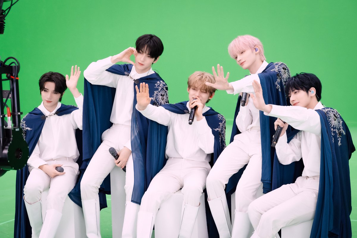 AMAZE_KR's tweet image. &amp;lt;#TOMORROW_X_TOGETHER VR CONCERT : HEART ATTACK&amp;gt;

#VR콘서트 한국 상영 종료👋🏻

#하트어택 과 함께해 주신 모든 분들께
사랑을 담아 진심 어린 감사의 인사를 전합니다.

#투모로우바이투게더 와 함께 나눈 두근거림이
오랜 시간 행복으로 이어지기를💘

#TXT #HEARTATTACK #브이알콘서트