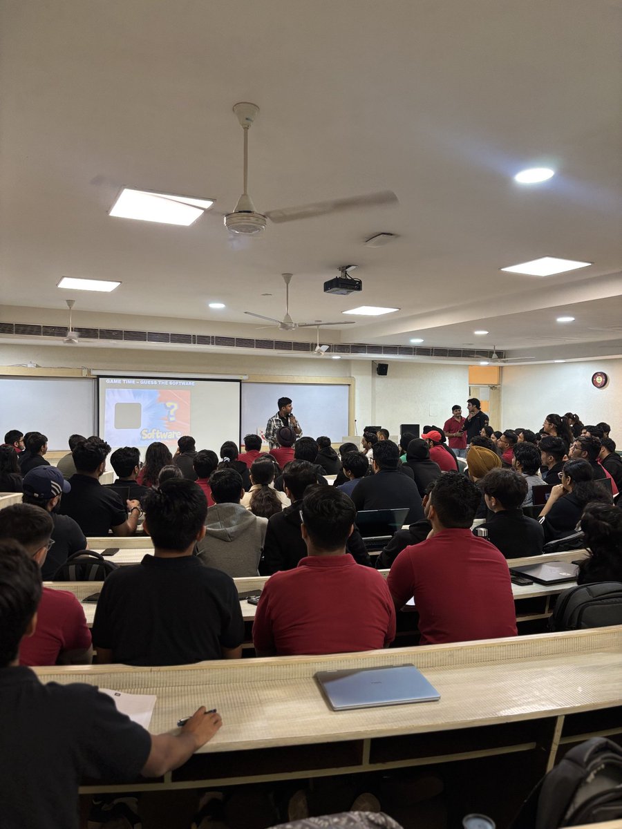 OSChandigarh's tweet image. OSC hosted CS101 to introduce students to computer science and applications. Ayush Chauhan, Angad Sudan and Ridhima Sharma covered problem solving and  computer science domains through an engaging session. A strong start for young developers.
 #TechTwitter #OpenSourceChandigarh