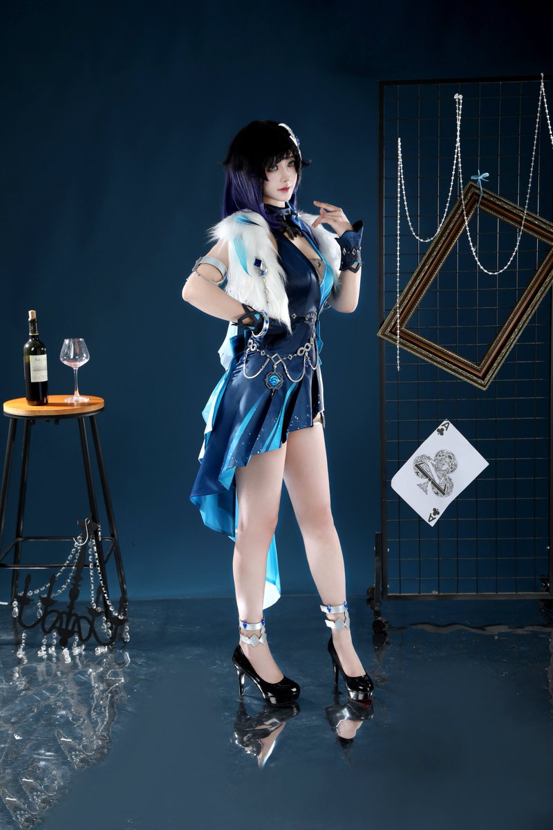 CosplayClans's tweet image. ✨Yelan “Tranquil Banquet”✨
This elegant cheongsam look is EVERYTHING — premium satin touch, intricate gold details, and that lethal charm💫
Stunning shots on our model, ready to steal the night in Liyue
📸 #yesi  

#GenshinImpact #YelanCosplay #Yelan #YelanTranquilBanquet