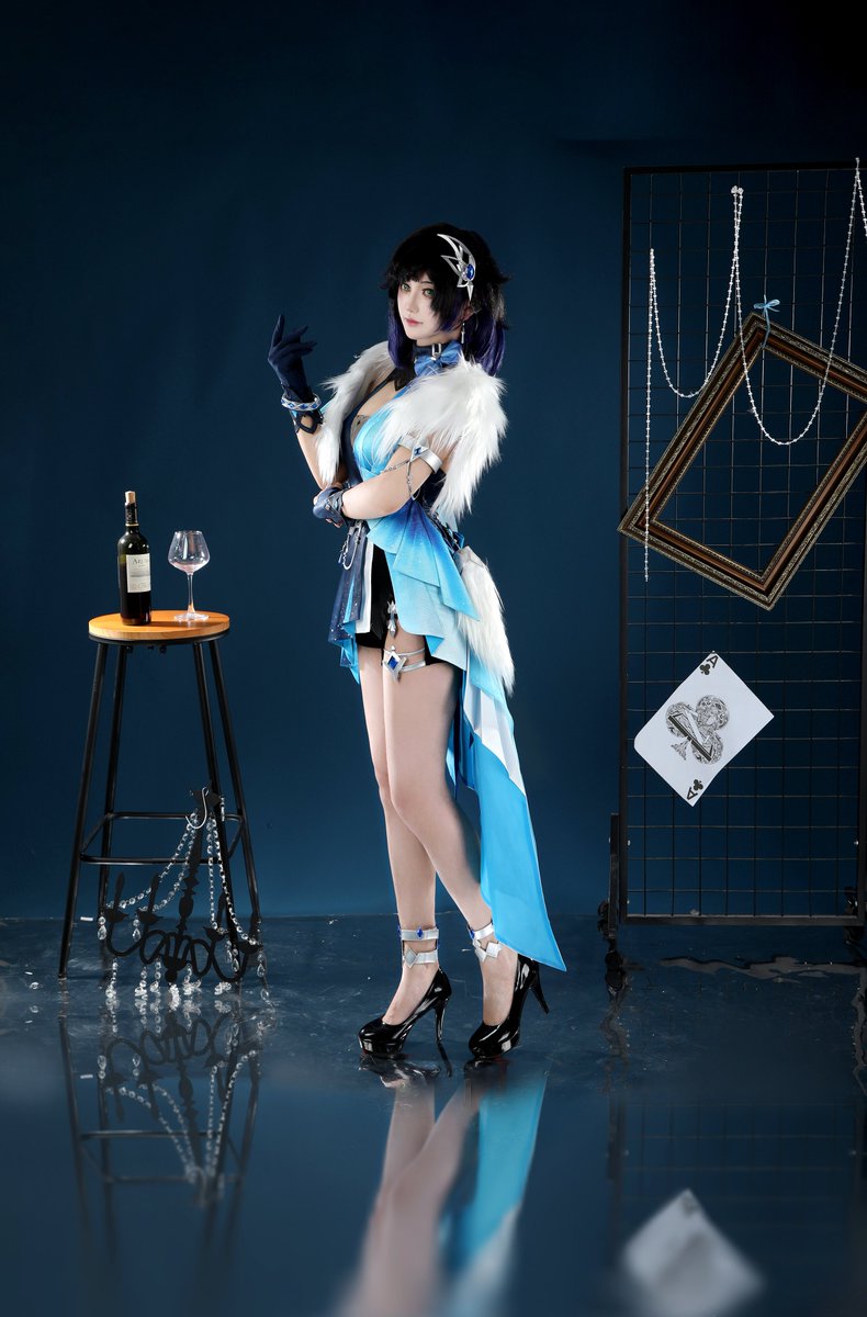 CosplayClans's tweet image. ✨Yelan “Tranquil Banquet”✨
This elegant cheongsam look is EVERYTHING — premium satin touch, intricate gold details, and that lethal charm💫
Stunning shots on our model, ready to steal the night in Liyue
📸 #yesi  

#GenshinImpact #YelanCosplay #Yelan #YelanTranquilBanquet