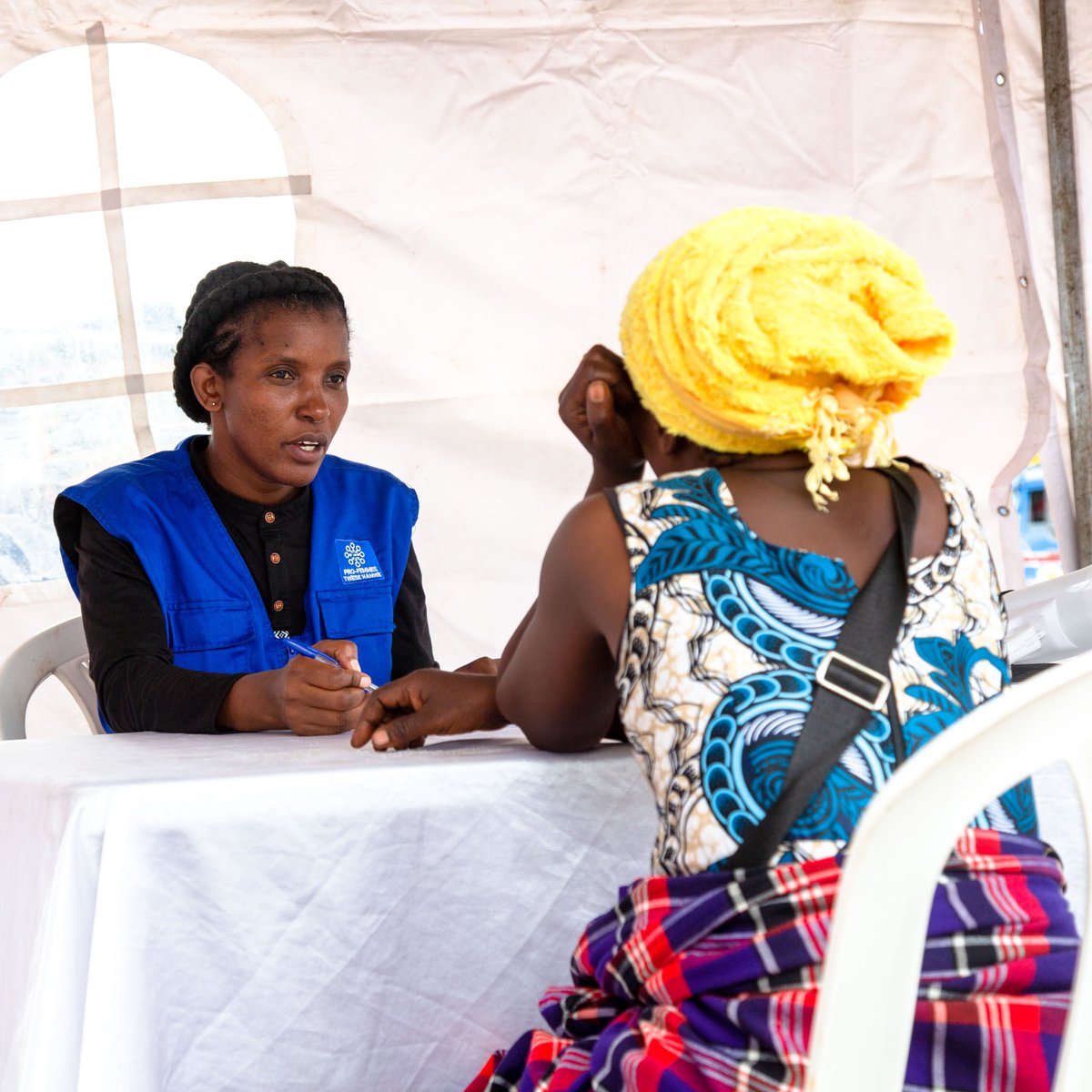 Economic empowerment reduces vulnerability to GBV.
<a href="/ProfemmesTH/">PROFEMMES TWESEHAMWE</a> partners with <a href="/NLinRwanda/">Netherlands Embassy in Kigali</a> to empower women in informal cross border trade. With this initiative, 4,450 women in Rubavu &amp; Rusizi were empowered &amp;trained on gender equality and GBV prevention &amp;response.
#16Days #EndGBV