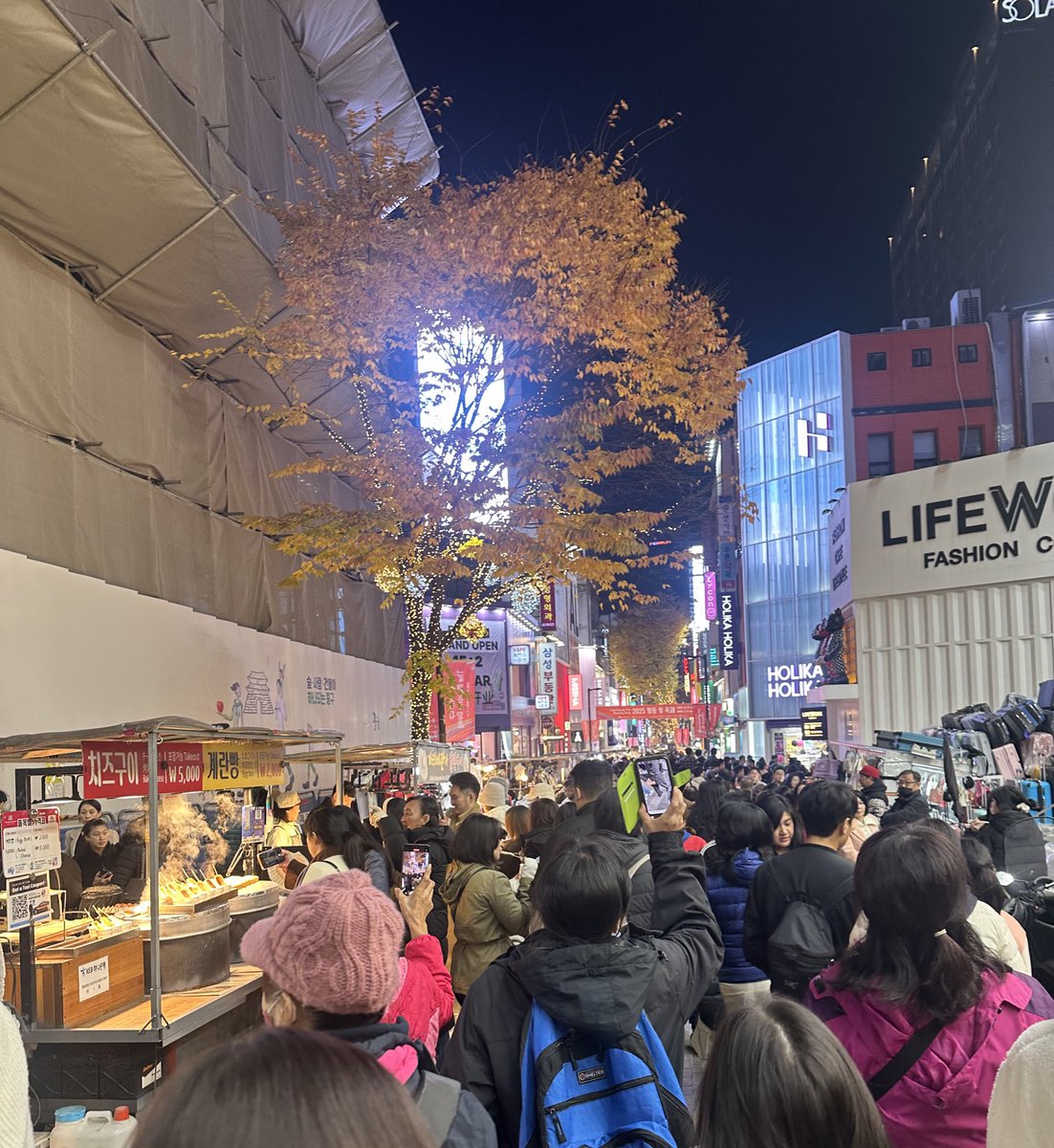 Mrorua0's tweet photo. そういえば韓国に行ってきました https://t.co/RmGQmIZJh8