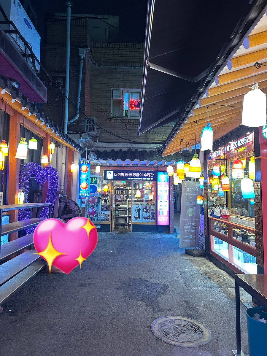 Mrorua0's tweet photo. そういえば韓国に行ってきました https://t.co/RmGQmIZJh8