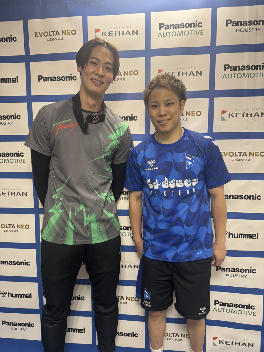 OSAKA__BLUTEON's tweet photo. 🔷ブルテオン情報🔷
えーろくんこんにちは！！
@Thunders_JT
#山本智大 #永露元稀
#広島サンダーズ
#大阪ブルテオン
#OSAKABLUTEON https://t.co/BwKOmtSCCg