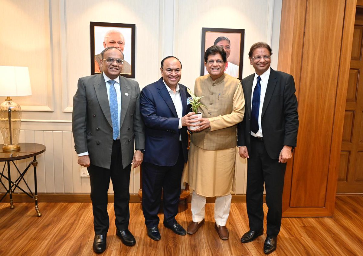 ASSOCHAM4India's tweet photo. Mr. Nirmal Kumar Minda, President, ASSOCHAM, Mr. Ajay Singh, Past President, ASSOCHAM, and Mr. Manish Singhal, Secretary General, ASSOCHAM met Mr. Piyush Goyal, Hon’ble Minister of Commerce and Industry.

The meeting focused on enhancing the ease of doing business and exploring pathways to boost industrial growth and competitiveness across sectors.

ASSOCHAM looks forward to continued collaboration with the Government to drive reforms that support a robust and future-ready business ecosystem.

#EaseOfDoingBusiness #IndustrialGrowth #EconomicReforms #CommerceAndIndustry #PiyushGoyal #BusinessEcosystem #FutureReadyIndia

@DoC_GoI @PiyushGoyal @PiyushGoyalOffc @MindaNirmal @ASSOCHAMSG  @AjaySingh_SG