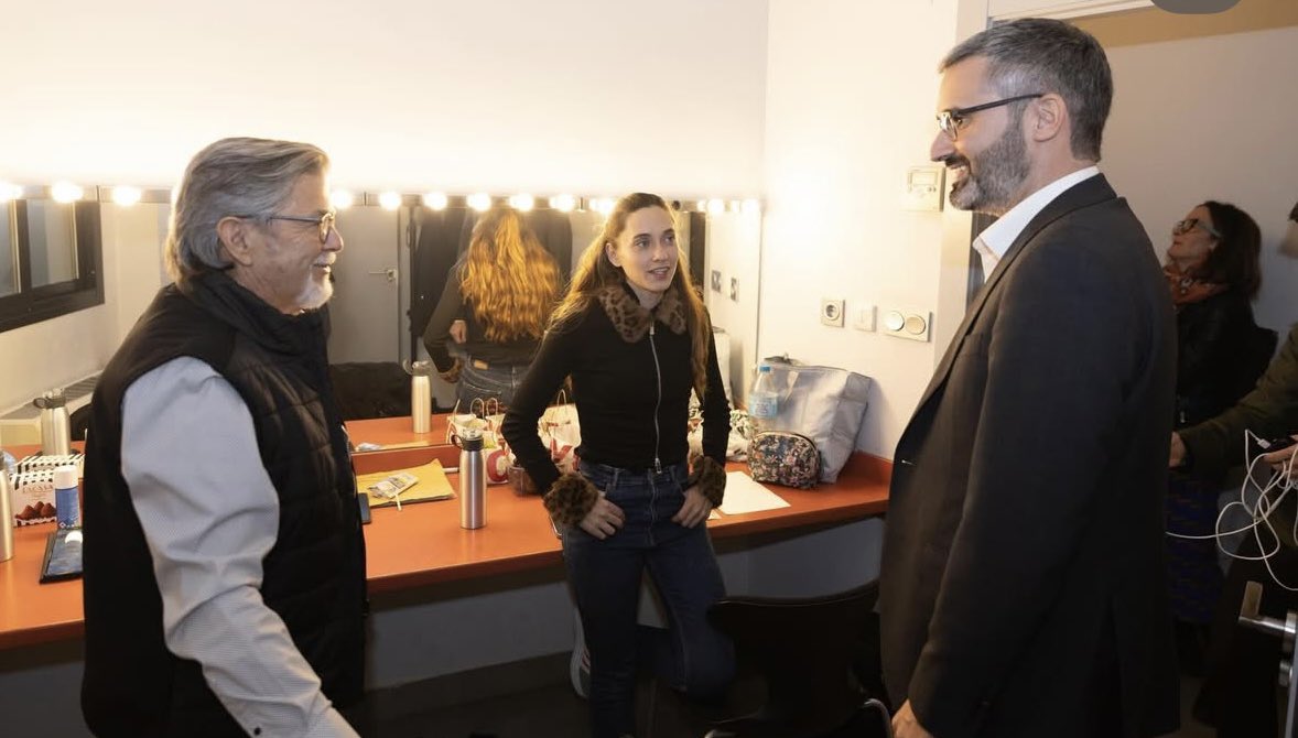 La Guardia sorprende con una obra que emociona, hace reír y deja pensando. Un trabajo lleno de talento, entrega y verdad. Si aún no la has visto, ¡no te la pierdas! Es de esas experiencias que vale la pena vivir en directo.

📍Teatro Circo