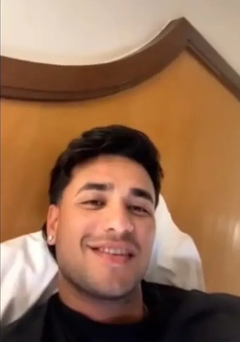 ManishKuma97130's tweet image. Abhishek Sharma on recent candid live with Arshdeep Singh, Rinku Singh, Ravi Bishnoi 📸🫶

#abhisheksharma #arshdeepsingh #rinkusingh #ravibishnoi
#indiancricketteam #instagram